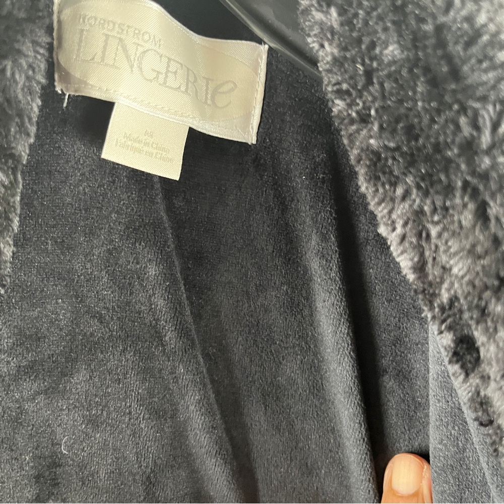 Black Nordstrom Lingerie Plush Lounge Cardigan - Picture 3 of 7